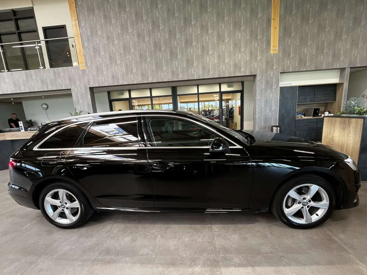 Audi A4 Avant 40 TDI Advanced LED Navi+ PTS AHK ACC Noir - 2