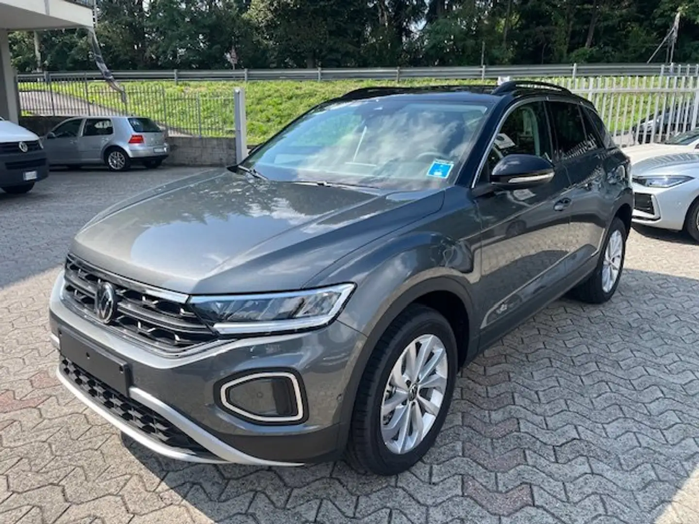 Volkswagen T-Roc T-Roc 1.0 tsi Edition Plus 115cv "PRONTA CONSEGNA" Grigio - 1