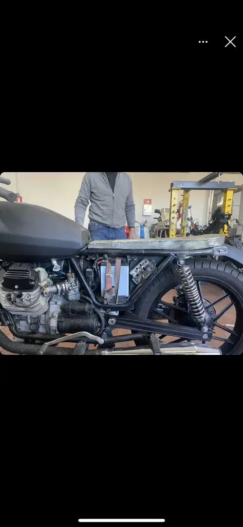 Moto Guzzi V 50 cafe racer - 2