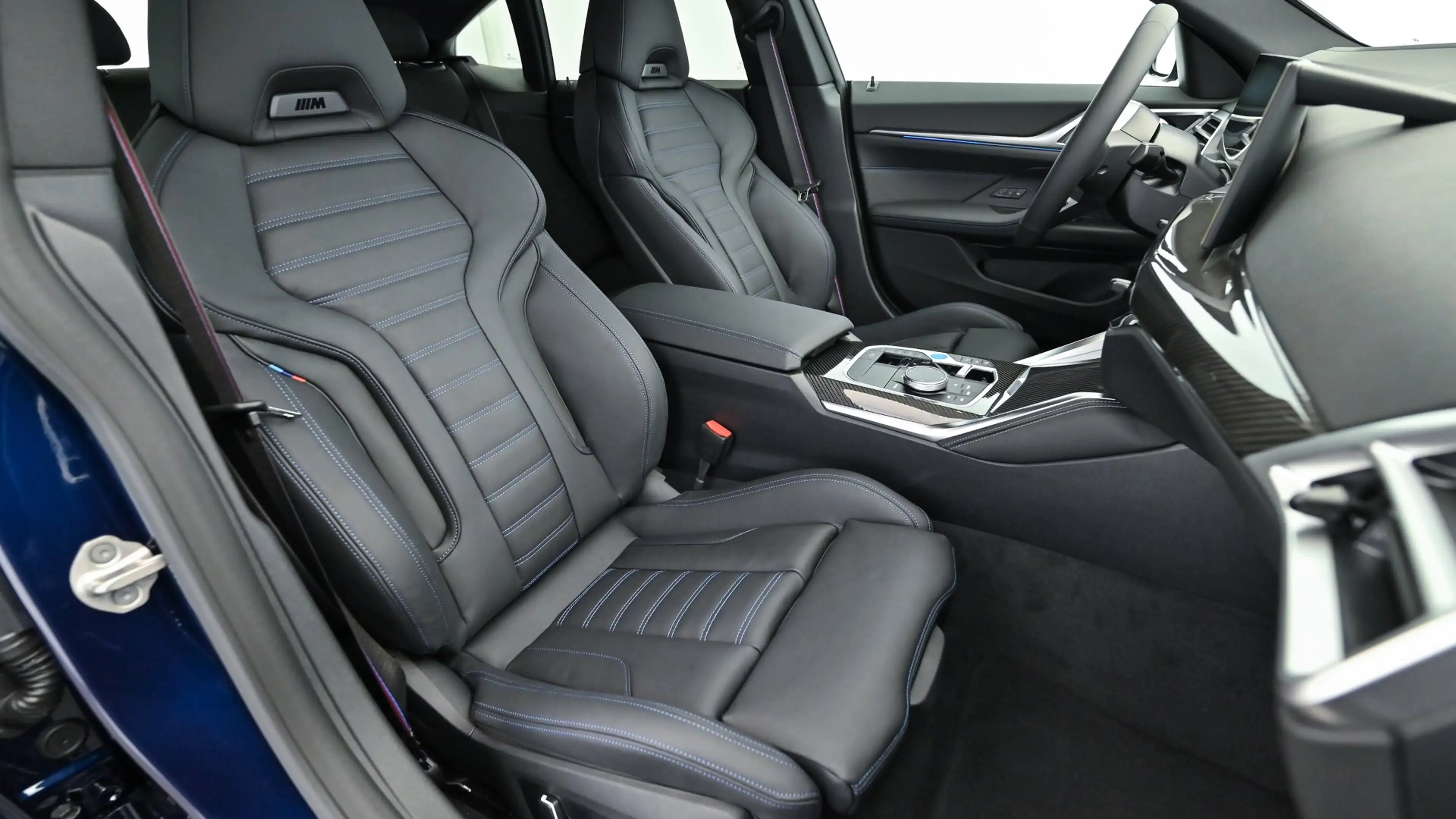 BMW i4 Gran Coupe xDrive40 — photo 13