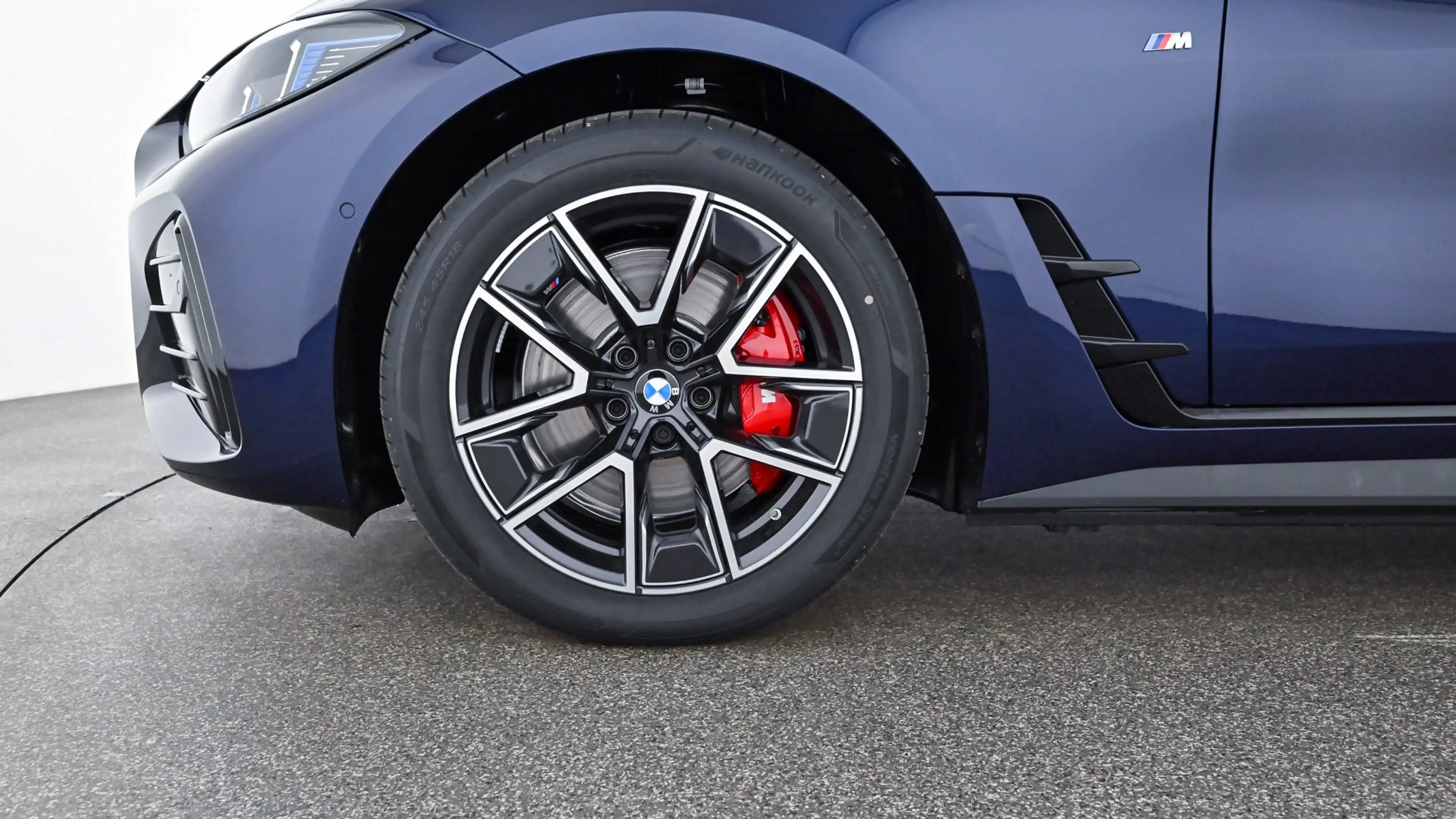 BMW i4 Gran Coupe xDrive40 — photo 5