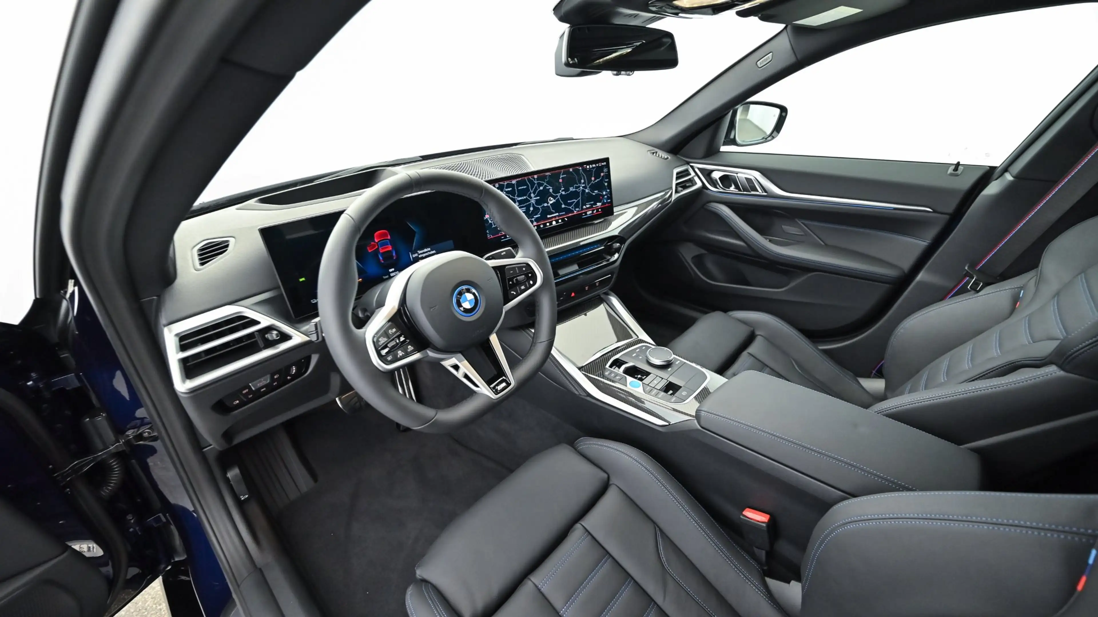 BMW i4 Gran Coupe xDrive40 — photo 10