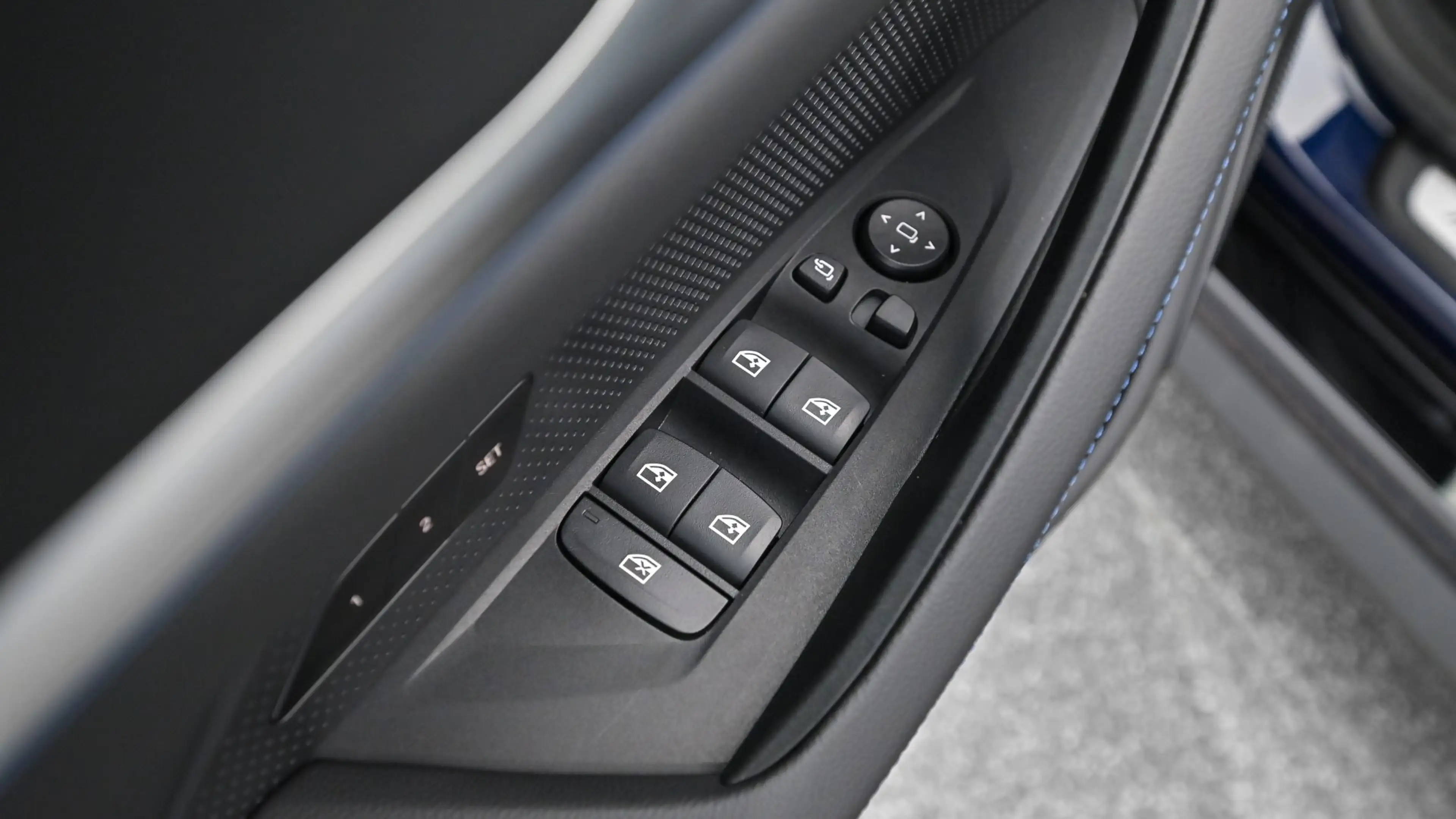 BMW i4 Gran Coupe xDrive40 — photo 8