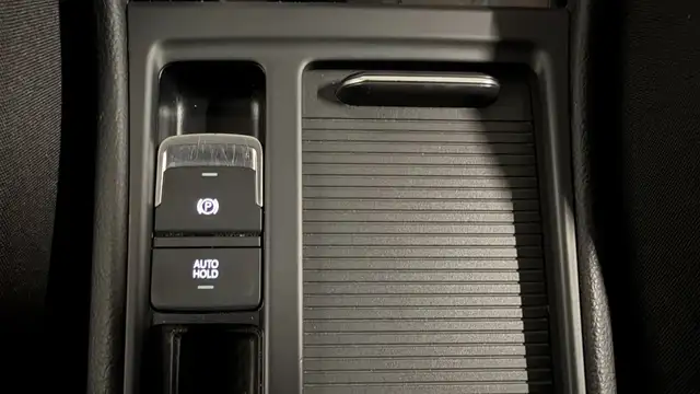 Volkswagen Golf view 11