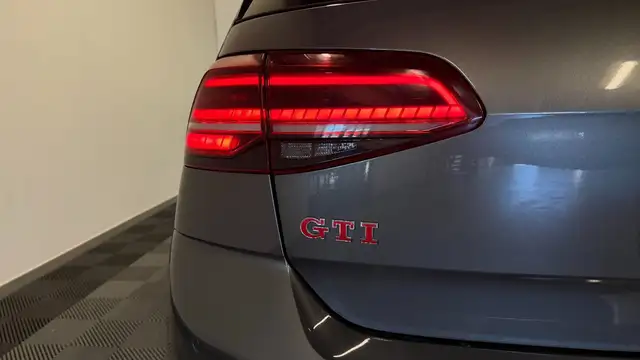 Volkswagen Golf view 20