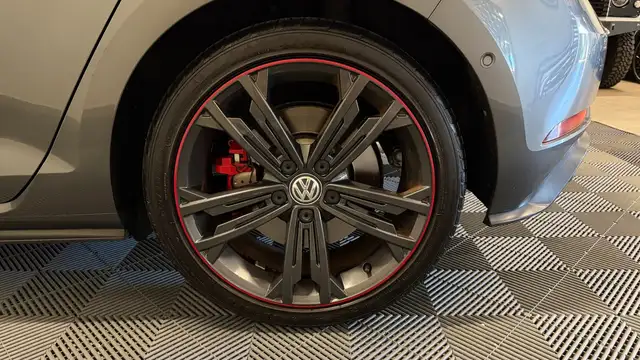 Volkswagen Golf view 25