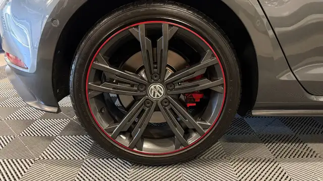 Volkswagen Golf view 22