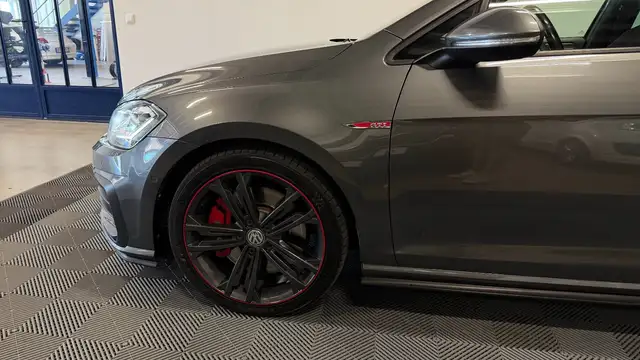 Volkswagen Golf view 18