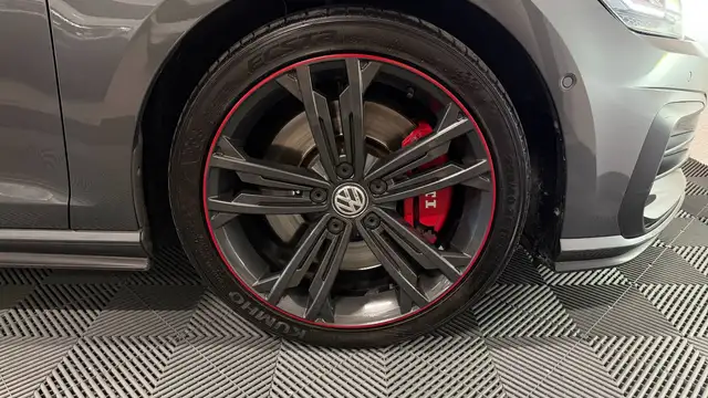 Volkswagen Golf view 23