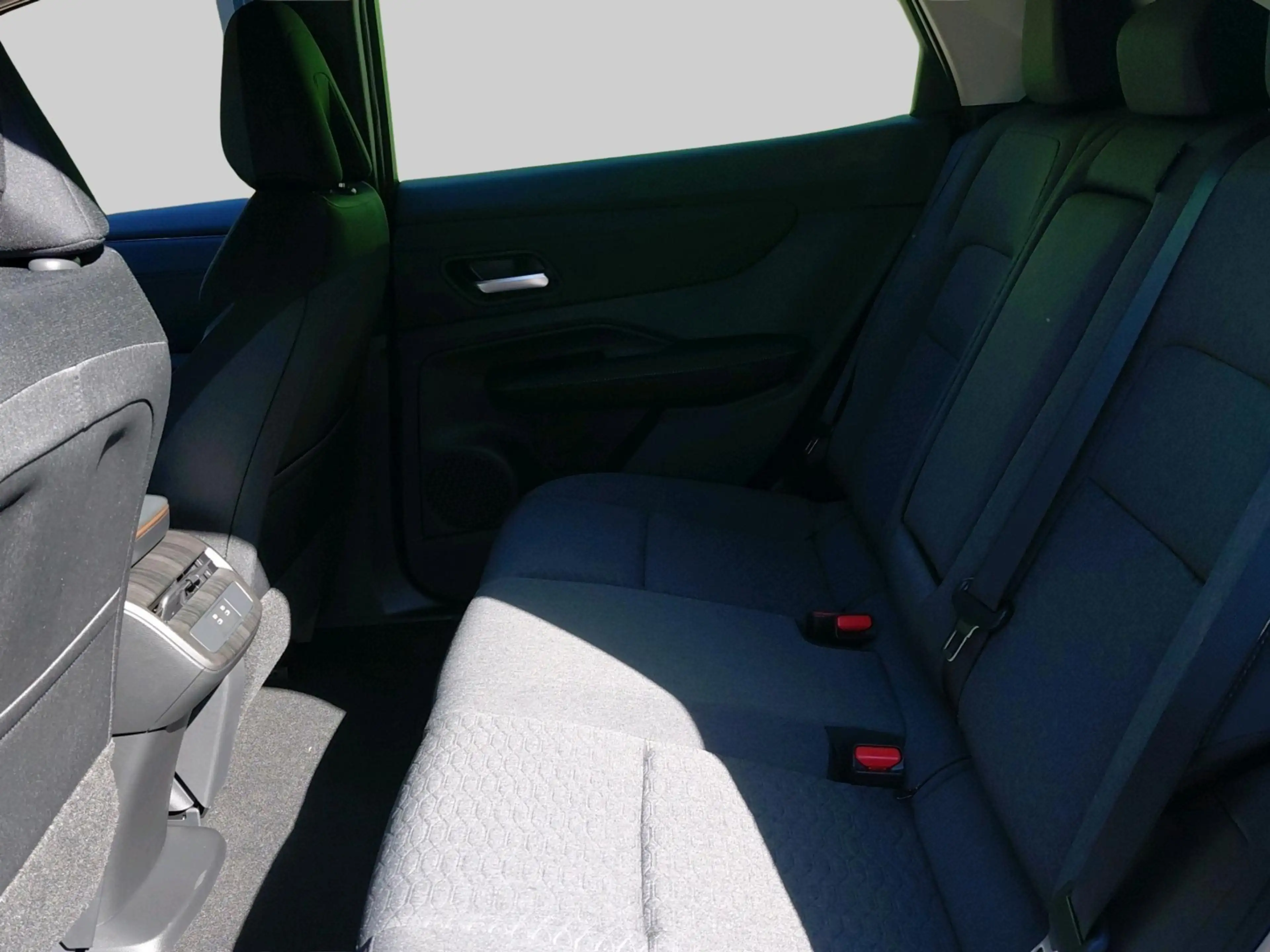 Nissan Ariya 63 KWH limited Edition — photo 5