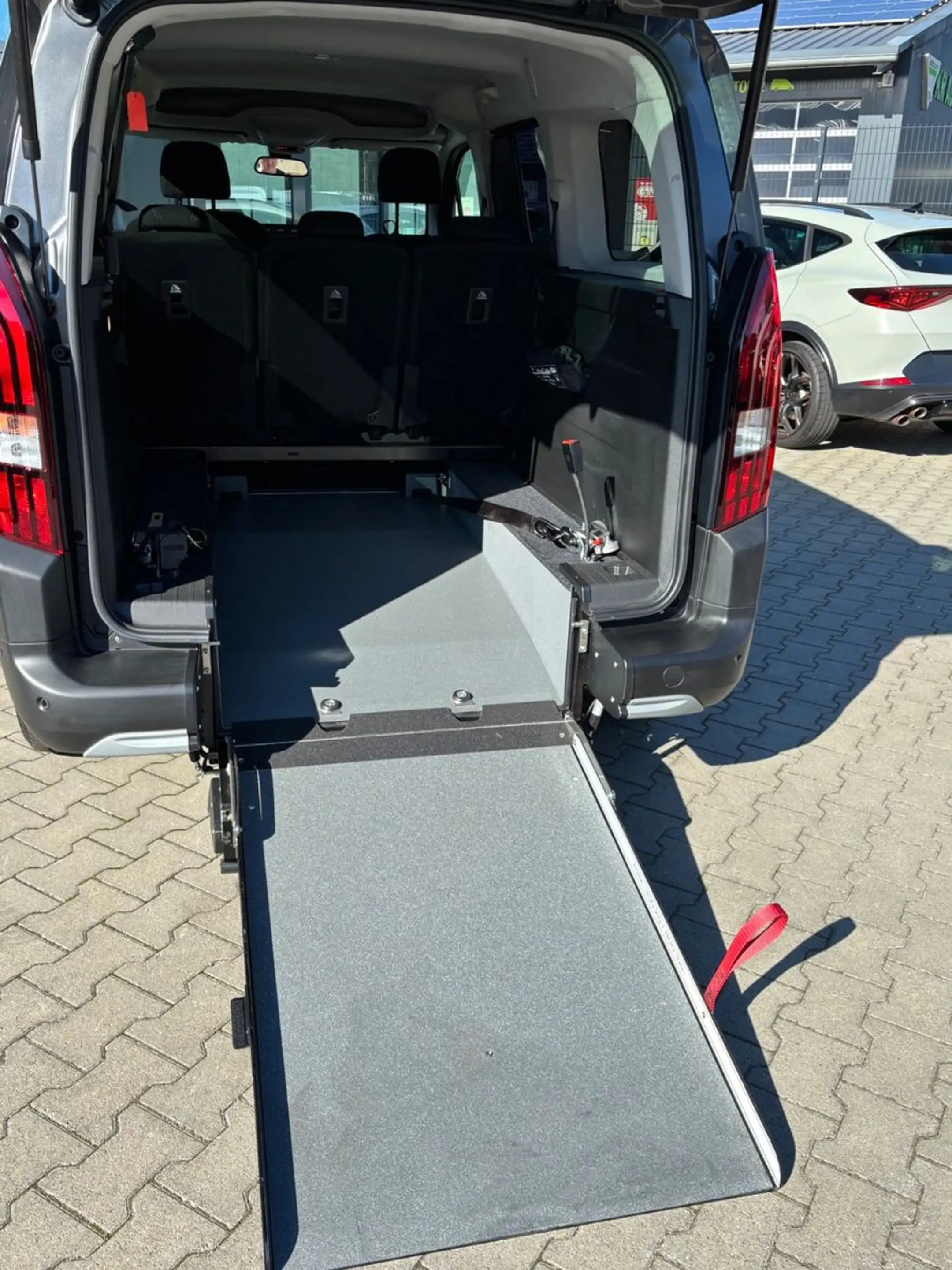Peugeot Rifter Allure L2 - Rollstuhlfahrzeug AMF — photo 6