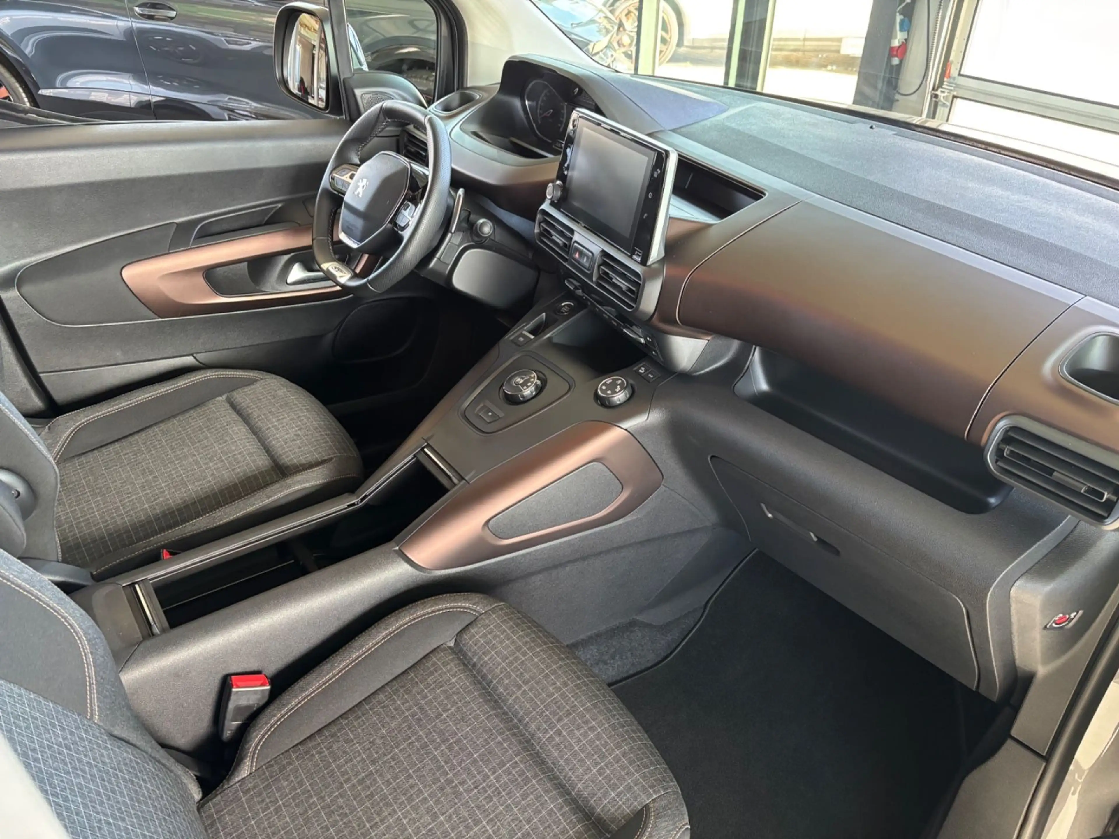 Peugeot Rifter Allure L2 - Rollstuhlfahrzeug AMF — photo 9