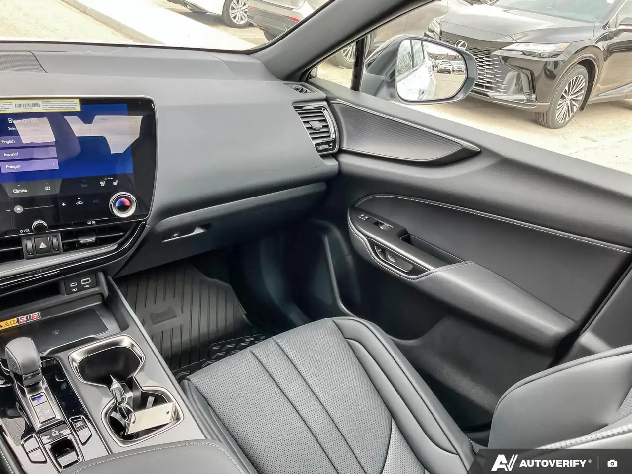 Lexus NX снимка Lexus NX