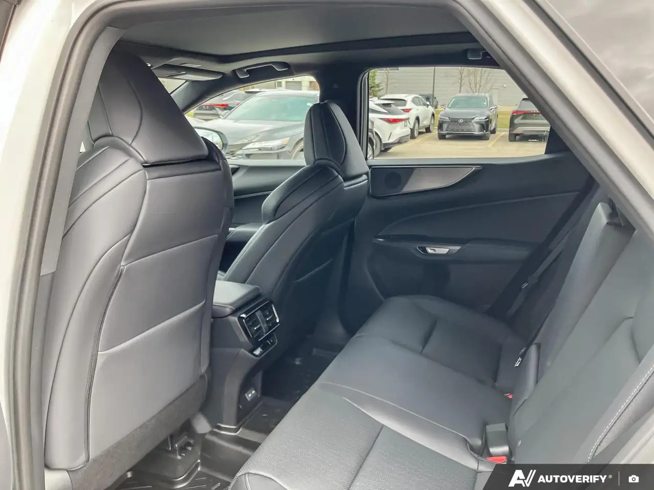 Lexus NX снимка Lexus NX