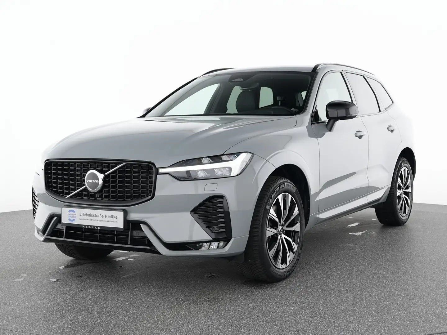 Volvo XC60 B4 Diesel Plus Dark 19"+H&K+VOLL-LED+ACC Grijs - 1