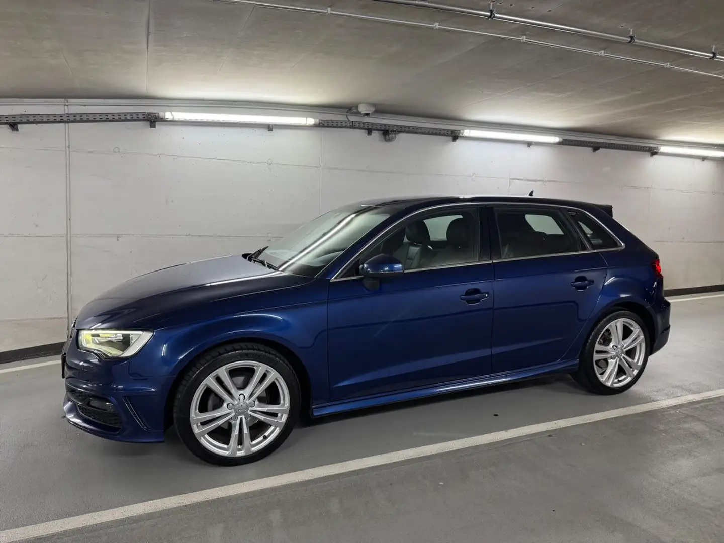 Audi A3 Sportback 1.4 TGI g-tron |S-Line|Benzin+CNG| Blau - 2