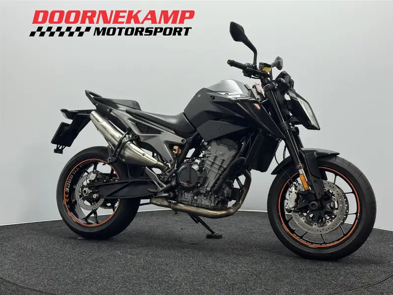 KTM 790 Duke - foto 2
