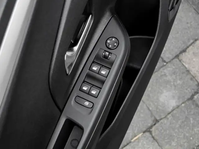 Opel Corsa view 11