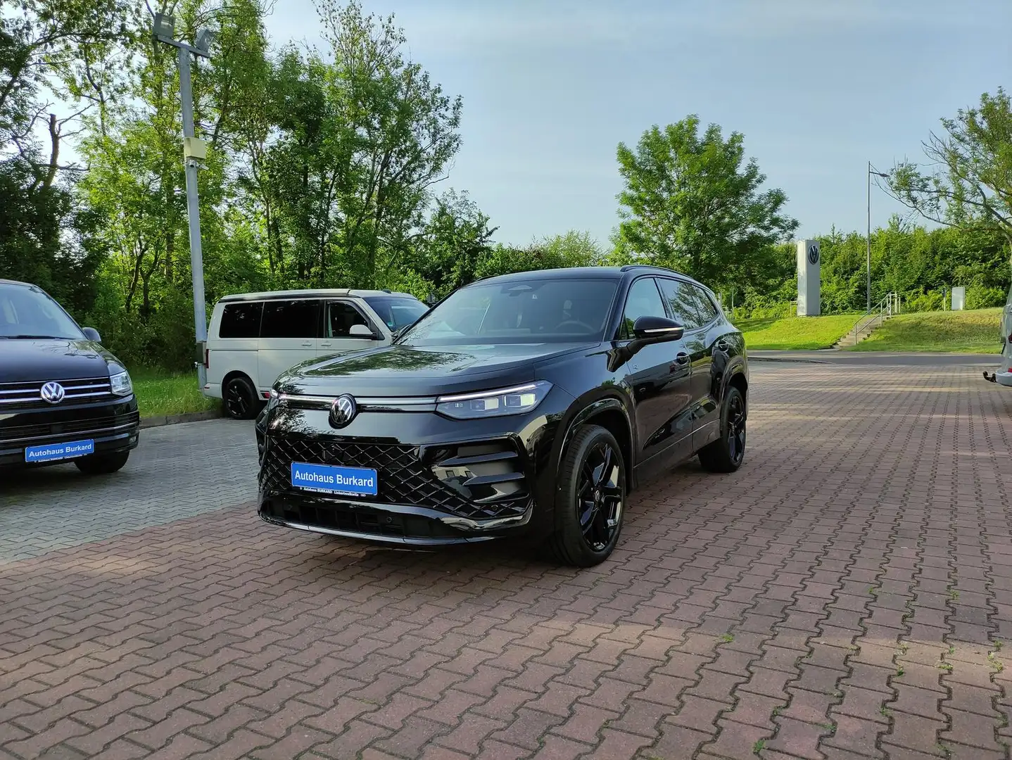 Volkswagen Tayron R-Line 2.0 TDI+150Ps+LED+AHZV+DAB+Navi+ Negro - 1