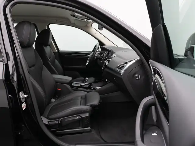 BMW X3 view 24
