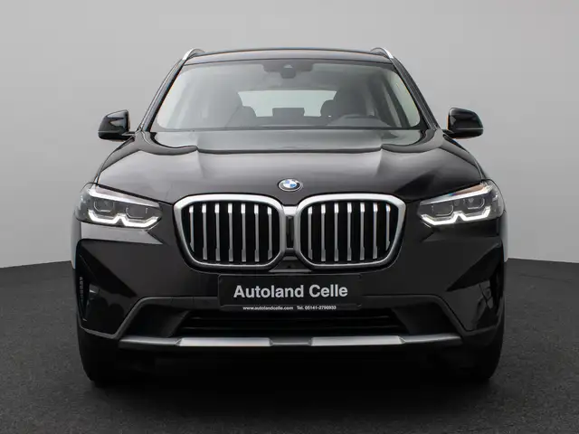 BMW X3 view 2