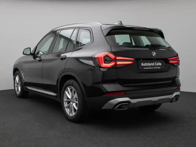 BMW X3 view 9