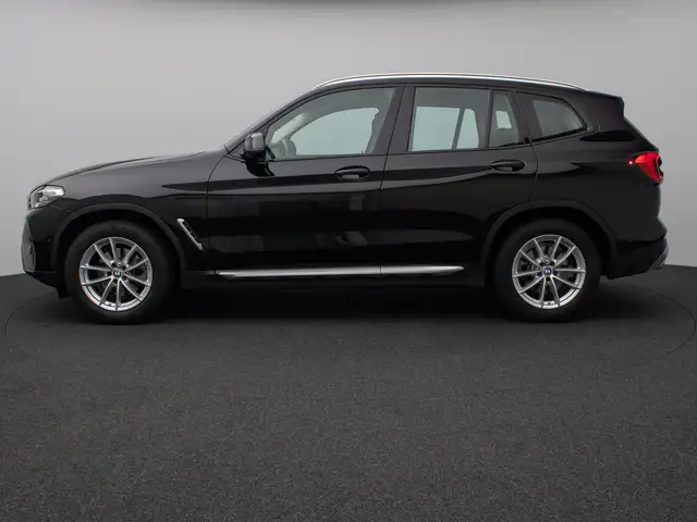 BMW X3 view 11