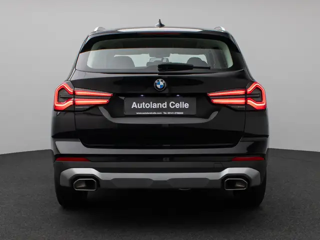 BMW X3 view 8