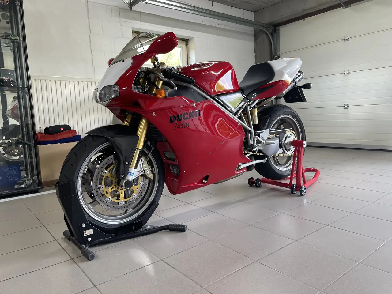 Ducati 748