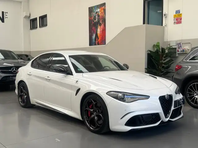 Alfa Romeo Giulia Giulia 2.9 V6 Bi-Turbo AT8 Quadrifoglio