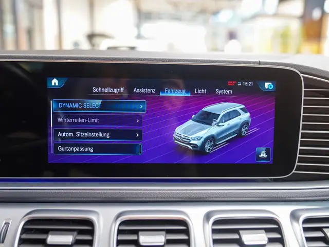 Mercedes-Benz Gle view 24