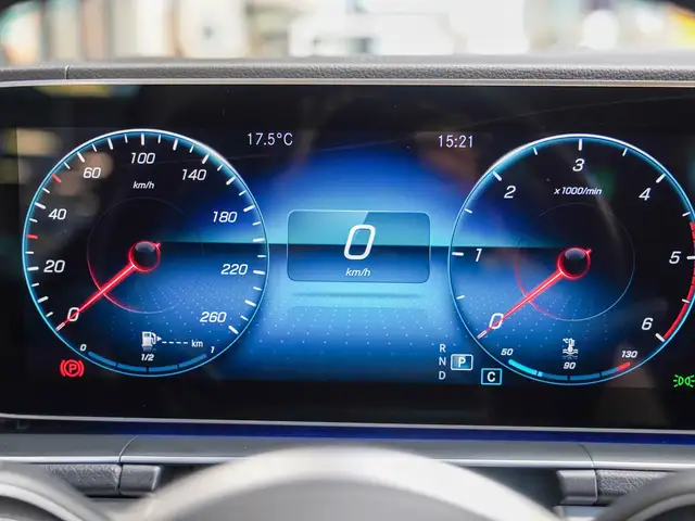 Mercedes-Benz Gle view 16
