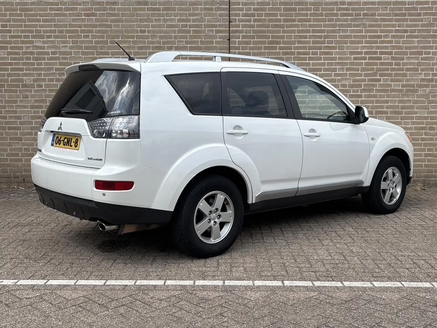 Mitsubishi Outlander 2.4 Intense+ 7 personen | Leder | Climate | Cruise Blanc - 2