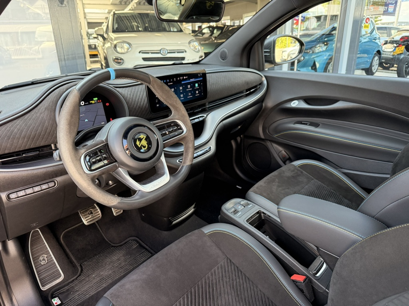 Abarth 500 Abarth Turismo 42 kWh | Panoramadak | Camera — photo 3