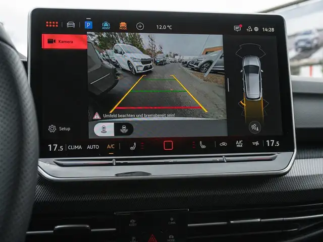 Volkswagen Golf view 13