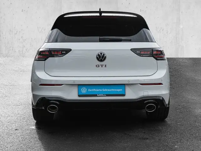 Volkswagen Golf view 3