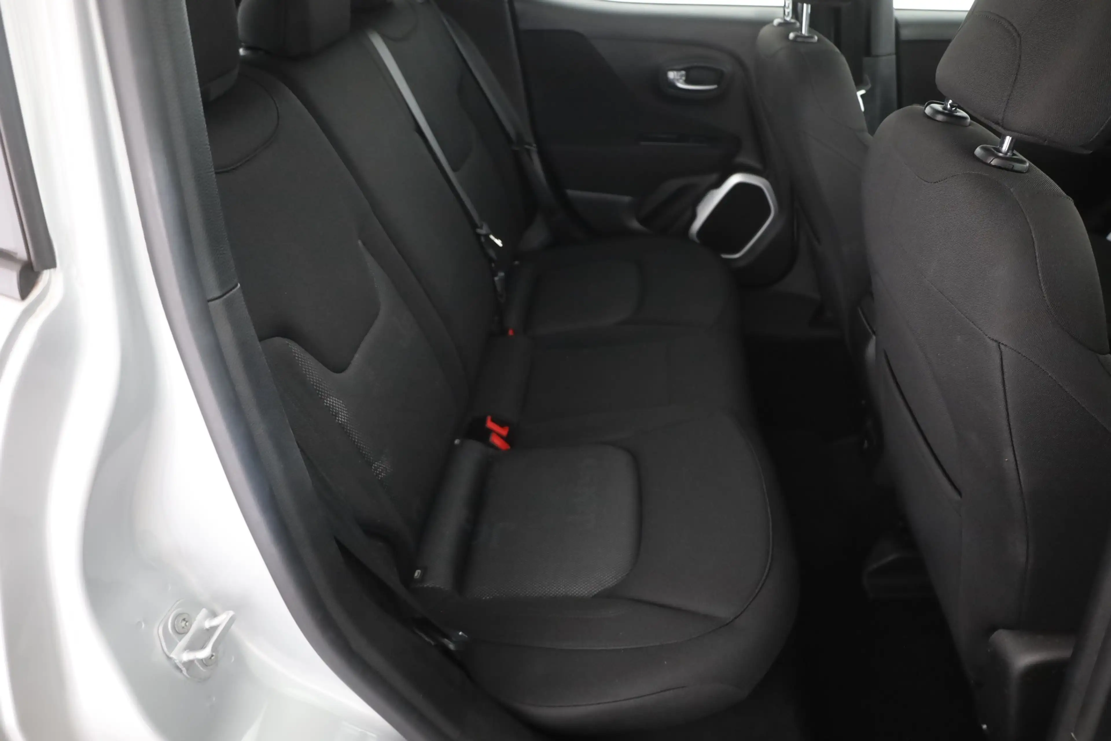Jeep Renegade 1.4 MultiAir Aut. Navi Sitzheizung AHK — photo 19