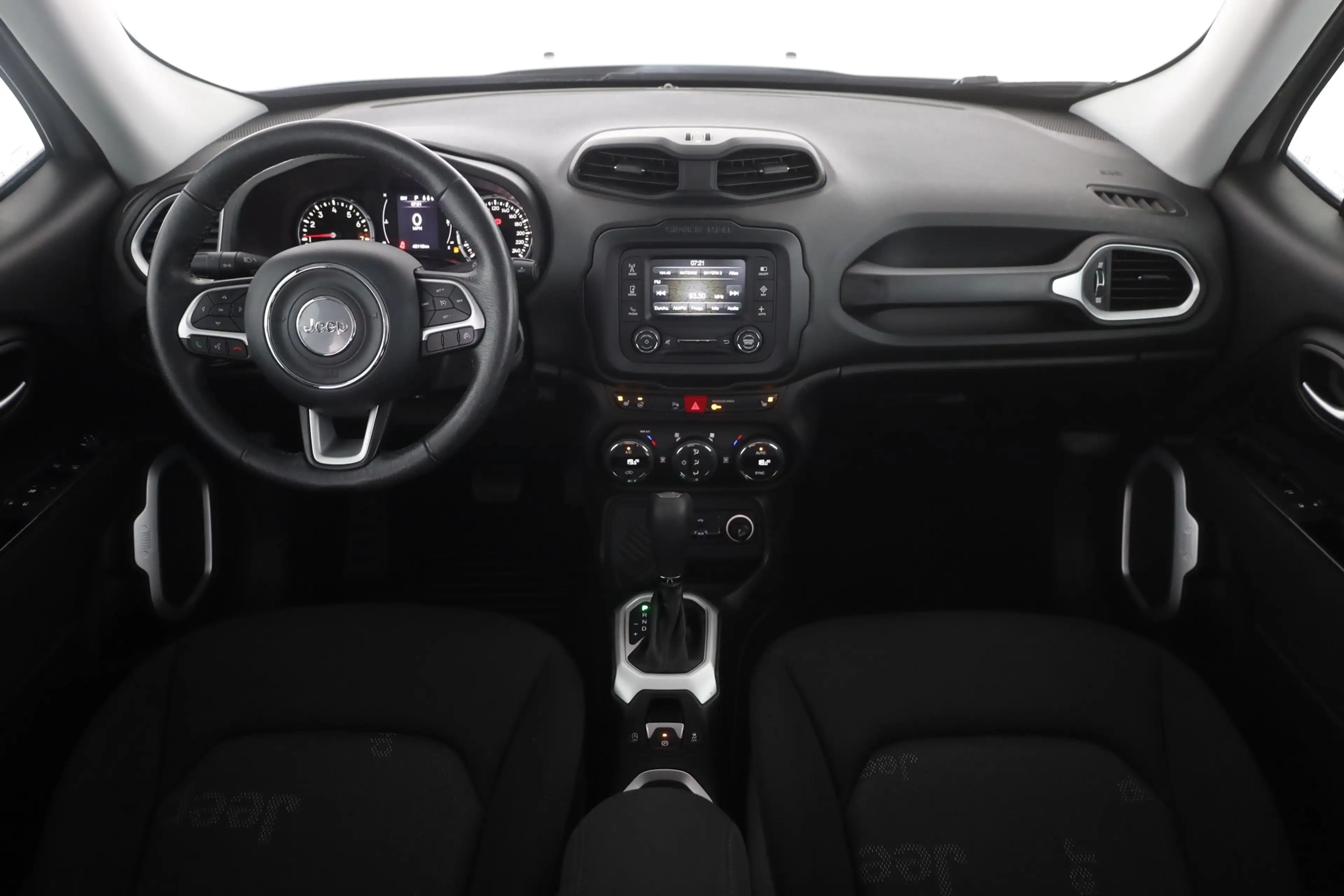 Jeep Renegade 1.4 MultiAir Aut. Navi Sitzheizung AHK — photo 9