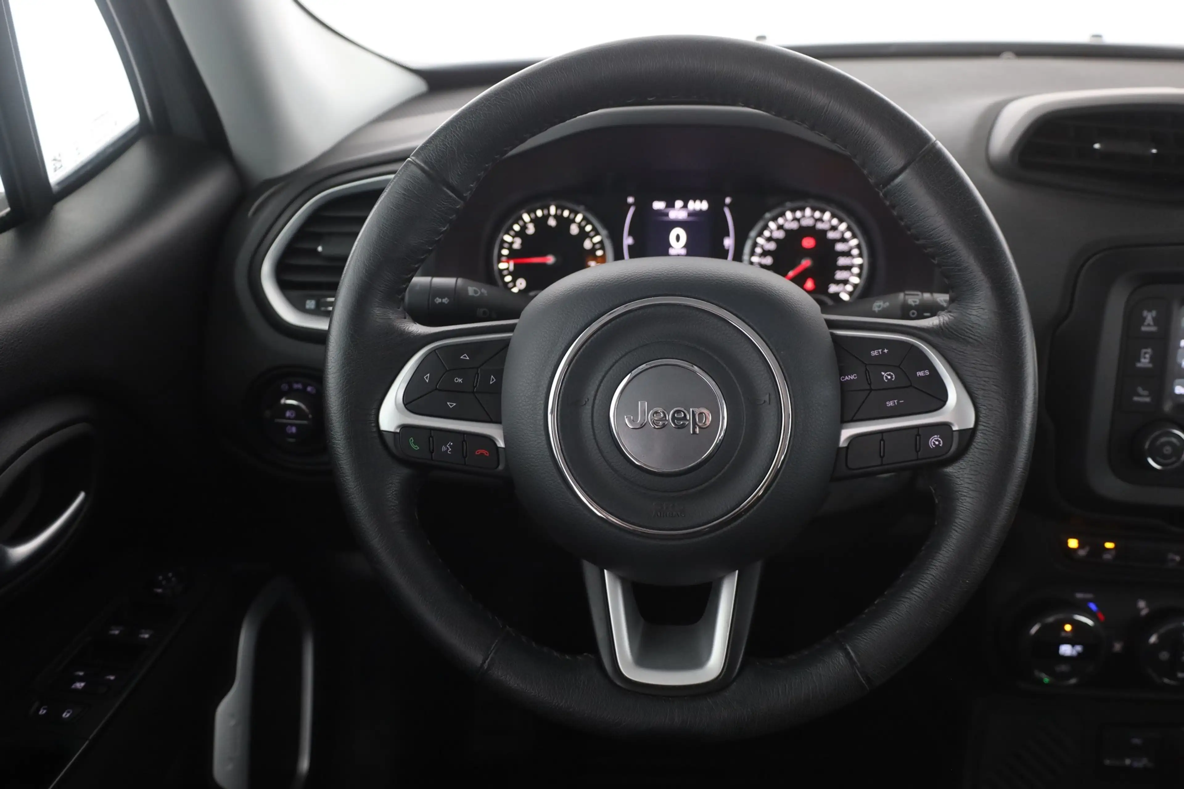 Jeep Renegade 1.4 MultiAir Aut. Navi Sitzheizung AHK — photo 10