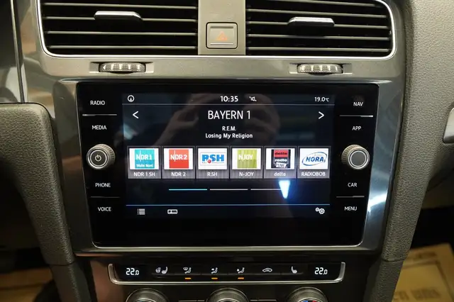 Volkswagen Golf view 29