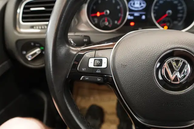 Volkswagen Golf view 27
