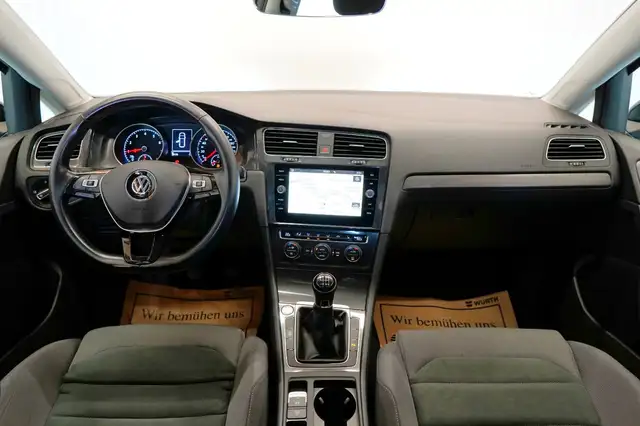 Volkswagen Golf view 23