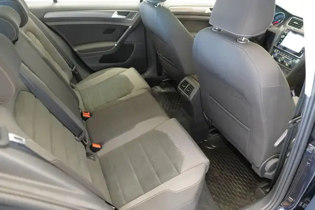 Volkswagen Golf view 22