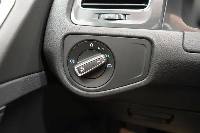 Volkswagen Golf view 26