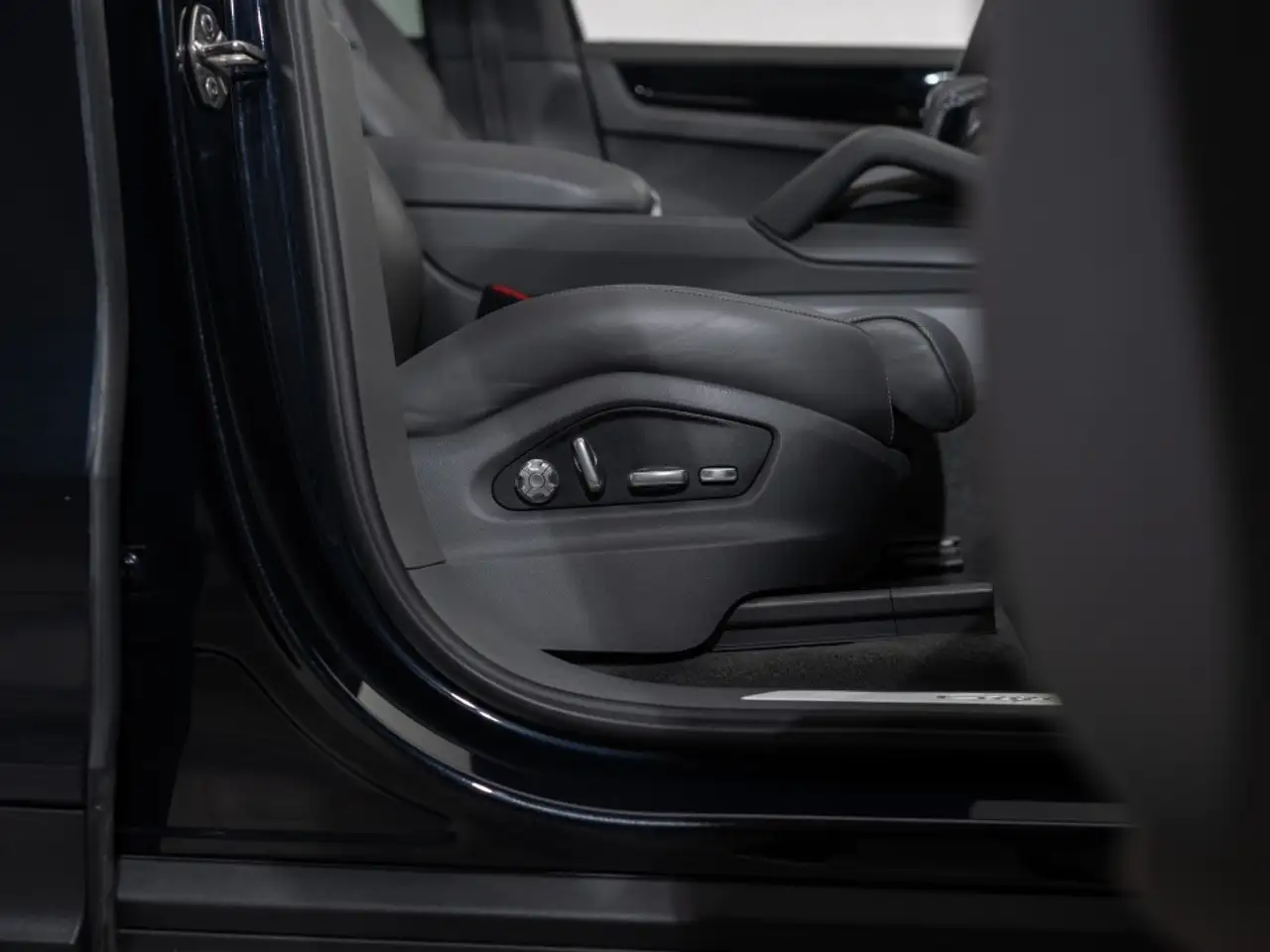 Porsche Cayenne снимка Porsche Cayenne