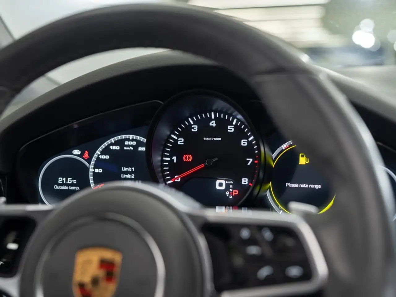 Porsche Cayenne снимка Porsche Cayenne