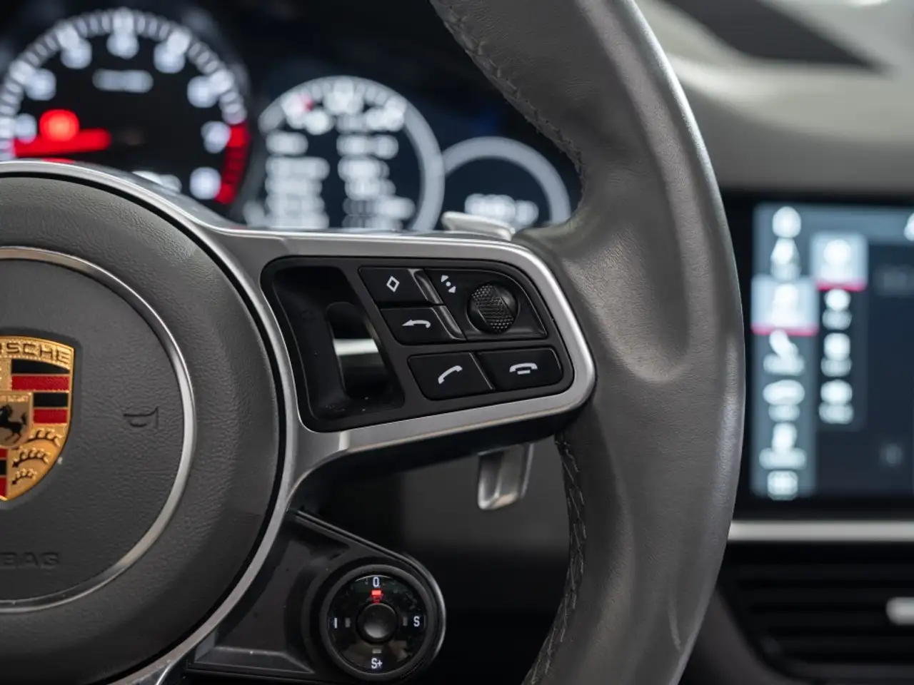 Porsche Cayenne снимка Porsche Cayenne
