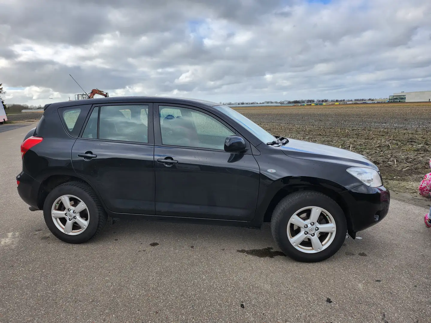 Toyota RAV 4 2.0 VVTi Linea Sol crna - 2