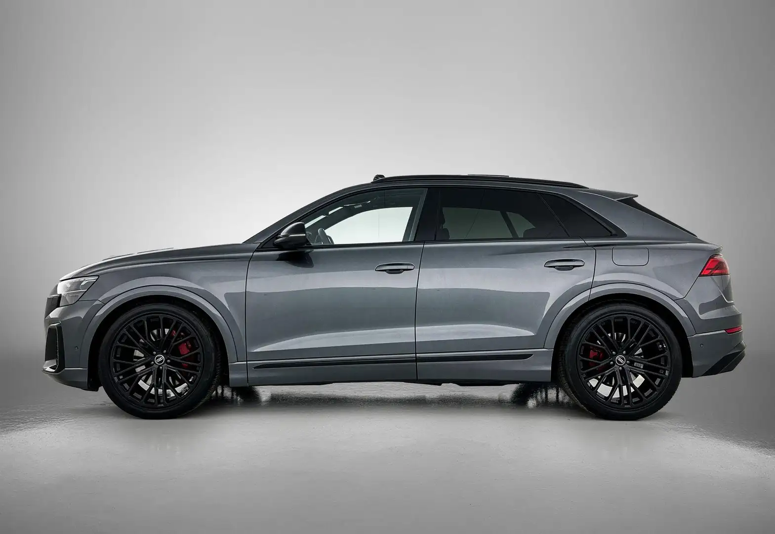 Audi Q8 60 TFSI e quattro Pro Line S Competition 490 PK | Grijs - 2