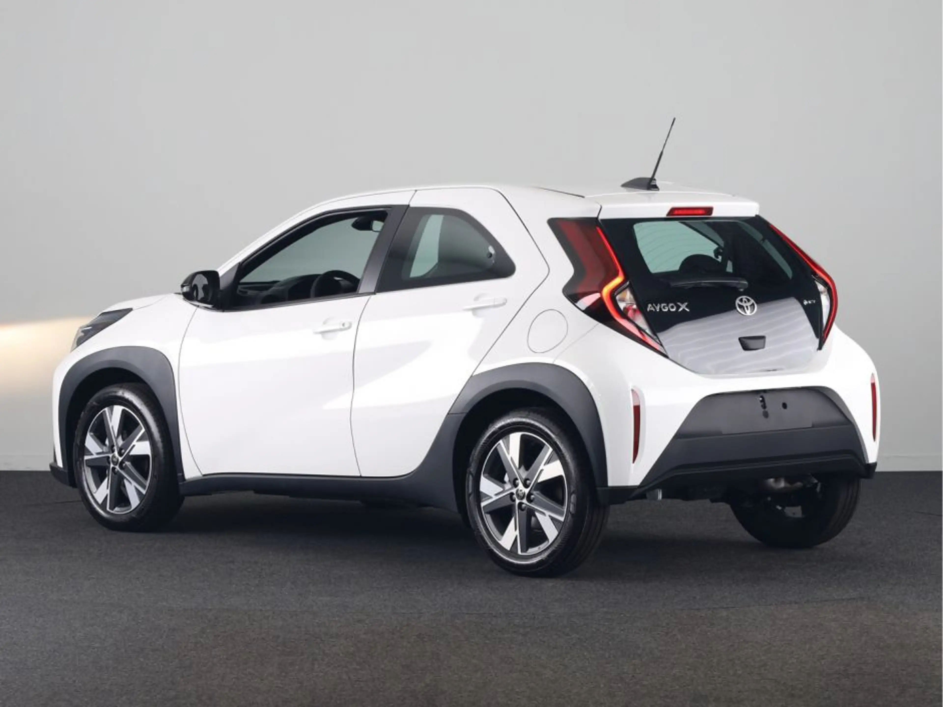 Toyota Aygo X Hybrid 115 play | Go Pack | Voorraad Deal | — photo 12